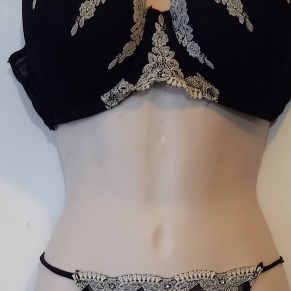 Black Lace and Rhinestones Bra 38C - Picture 5 of 5